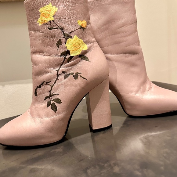 Dries Van Noten Leather Floral print boots with hidden platform size 7. - Picture 5 of 6